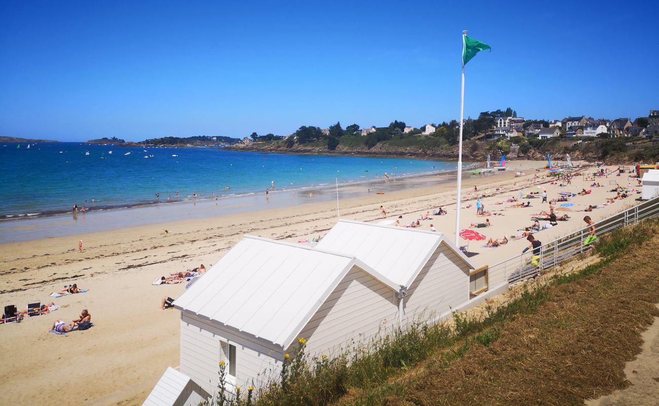 Plage Saint-Sieuc'in fotoğrafı açık bej kum yüzey ile