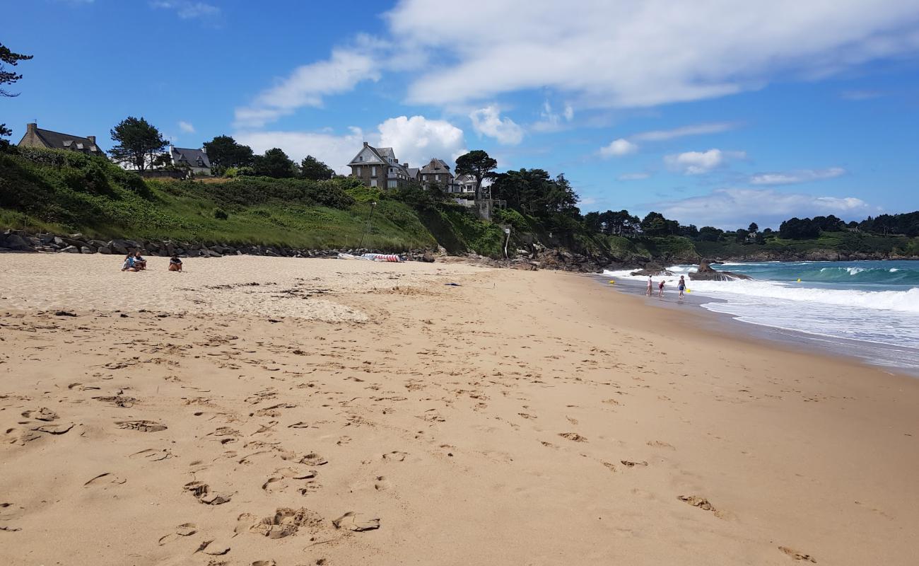 Plage de La Fourberie'in fotoğrafı parlak kum yüzey ile