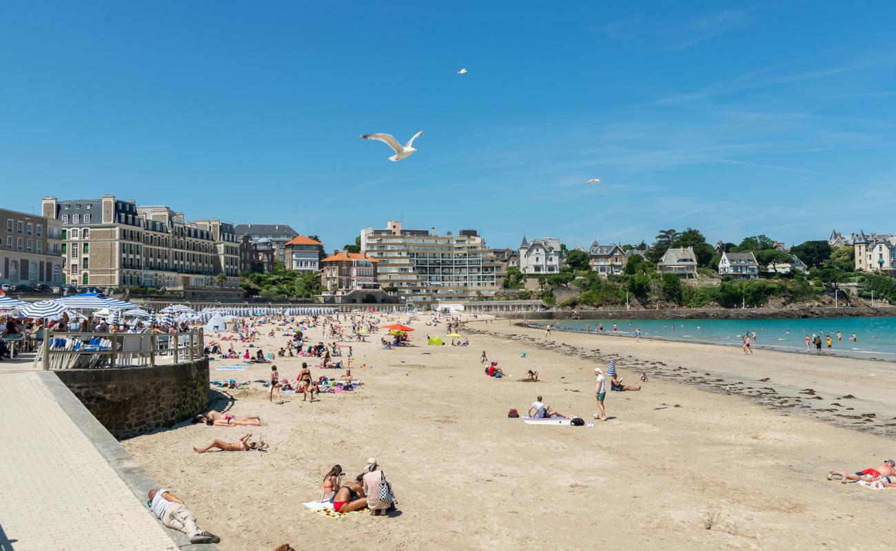 Plage de l'Ecluse'in fotoğrafı parlak kum yüzey ile