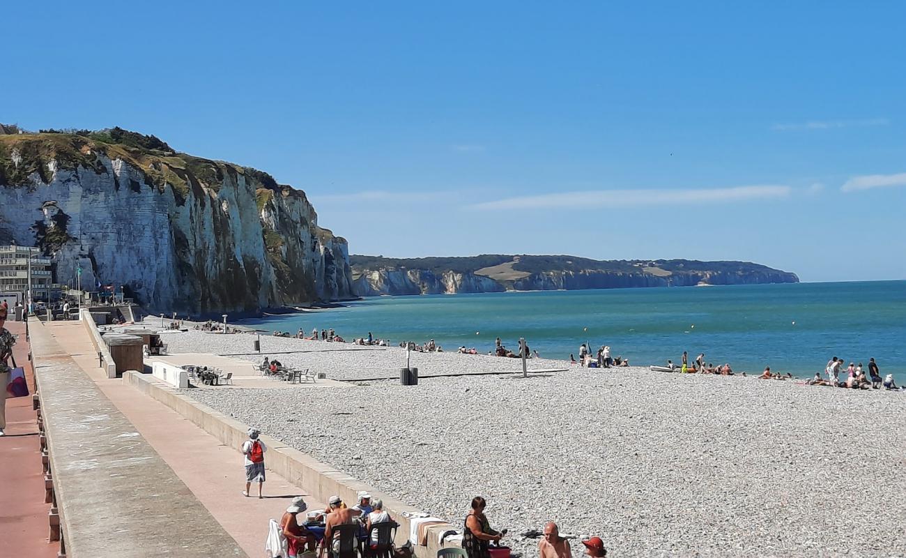 Dieppe Plajı'in fotoğrafı gri çakıl taşı yüzey ile