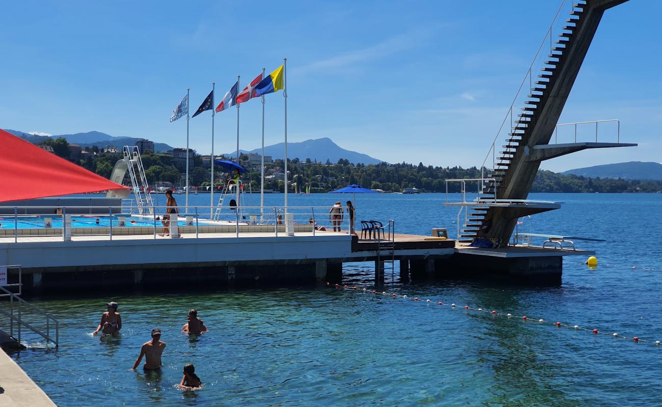 Thonon Plage'in fotoğrafı beton kapak yüzey ile