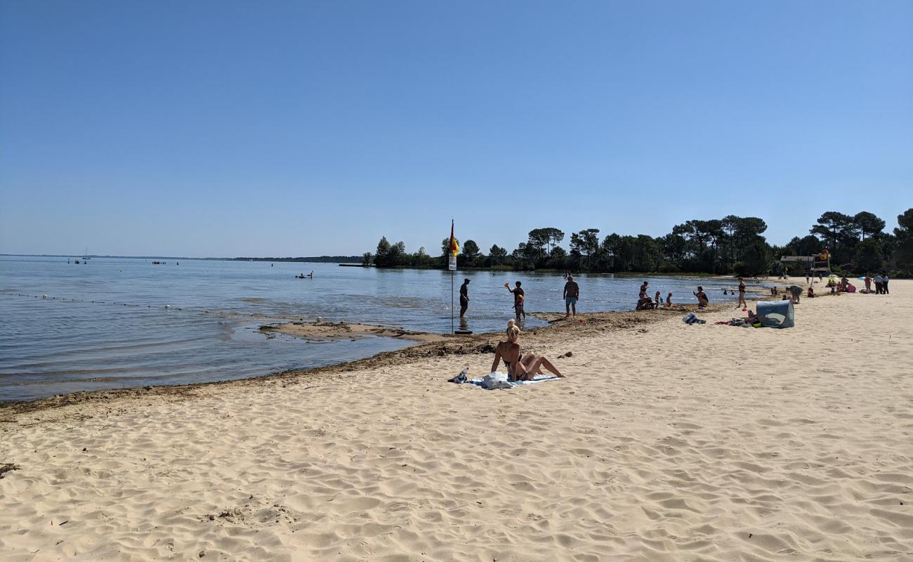 Plage Centrale Lac Biscarrosse'in fotoğrafı parlak kum yüzey ile