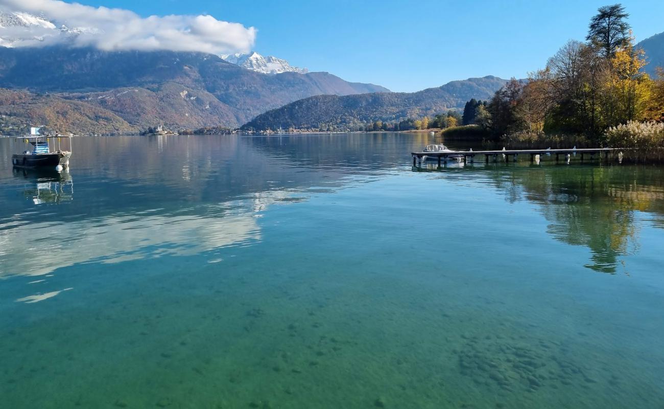 Plage de la Tuillerie'in fotoğrafı çim yüzey ile