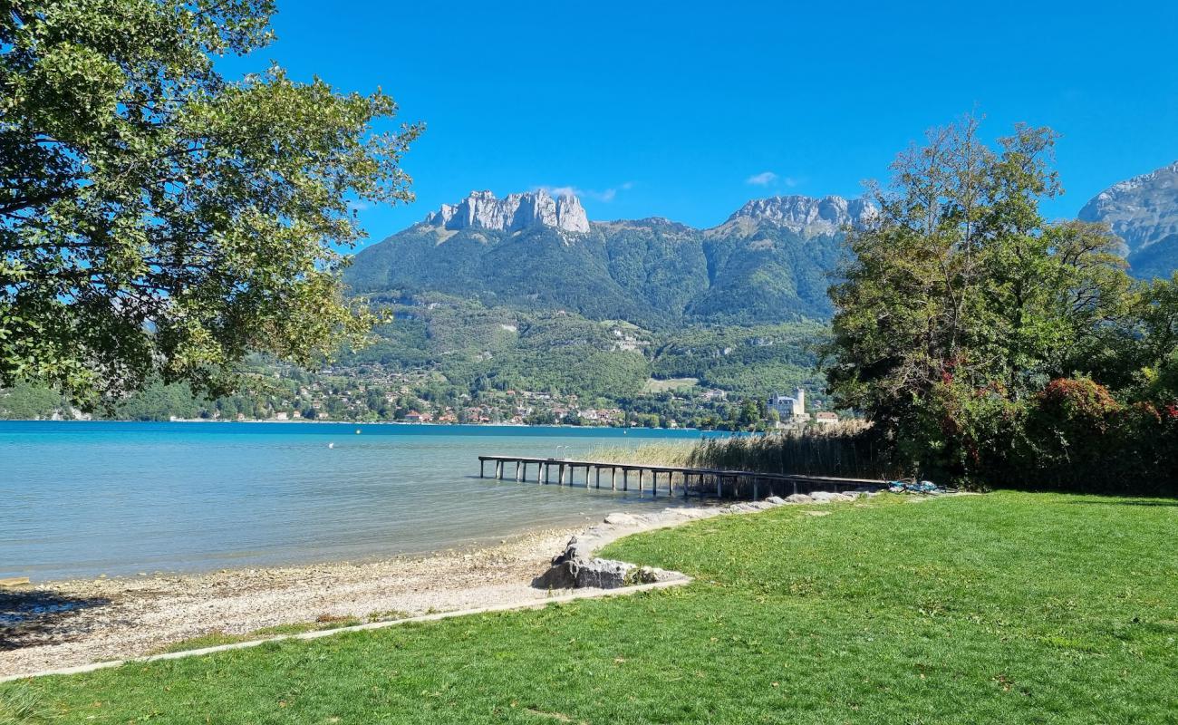 Plage de port municipal'in fotoğrafı çim yüzey ile