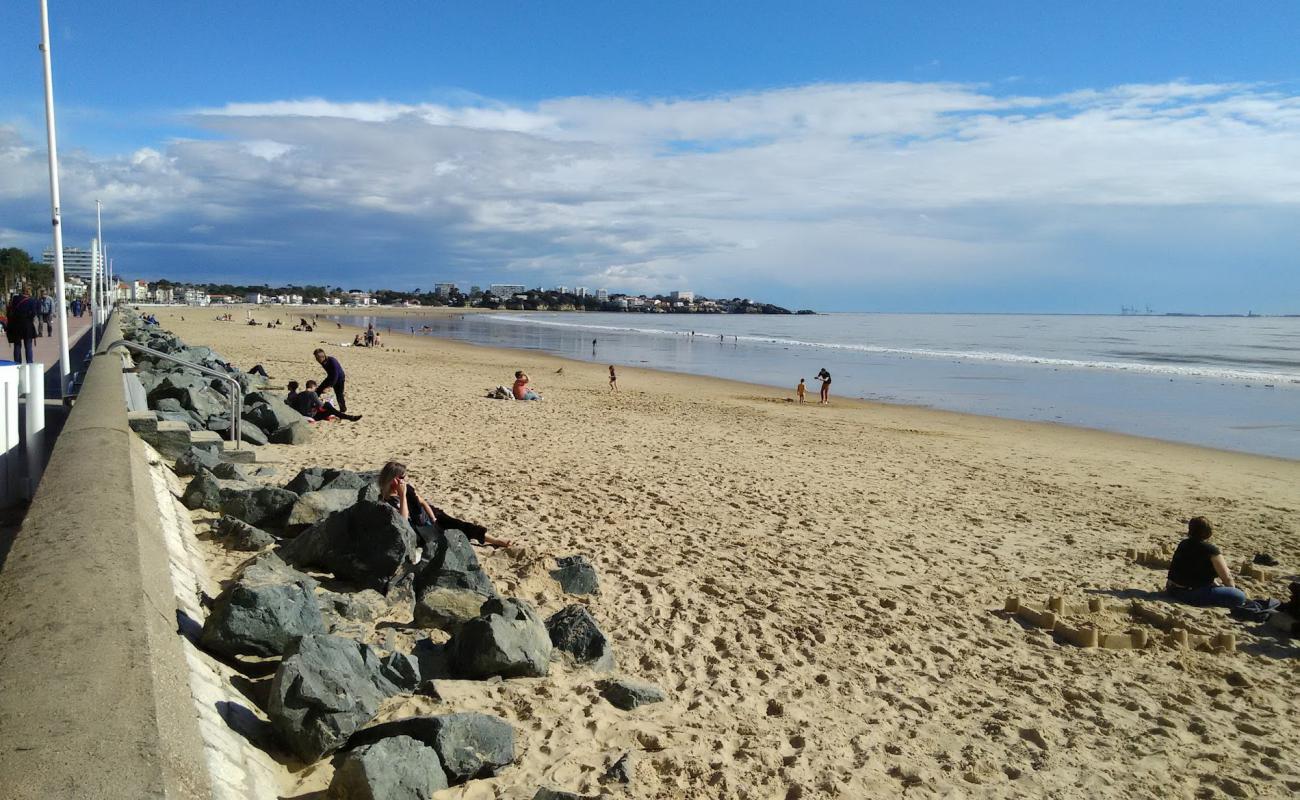 Plage Royan'in fotoğrafı parlak kum yüzey ile