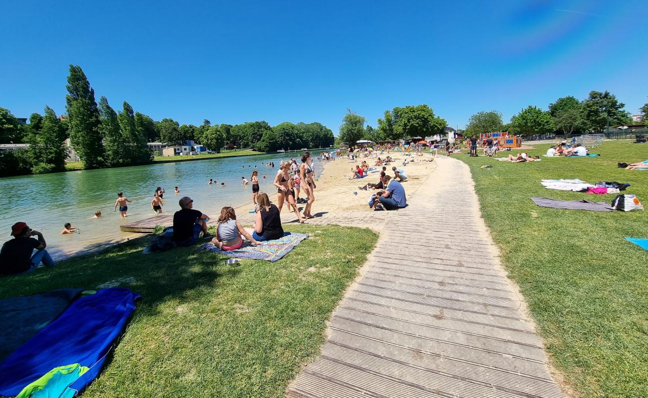 Meaux Plajı'in fotoğrafı parlak kum yüzey ile