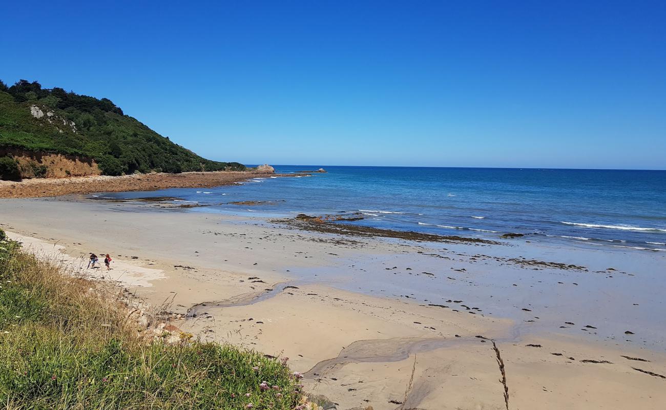 Plage de Poul Rodou'in fotoğrafı açık bej kum yüzey ile