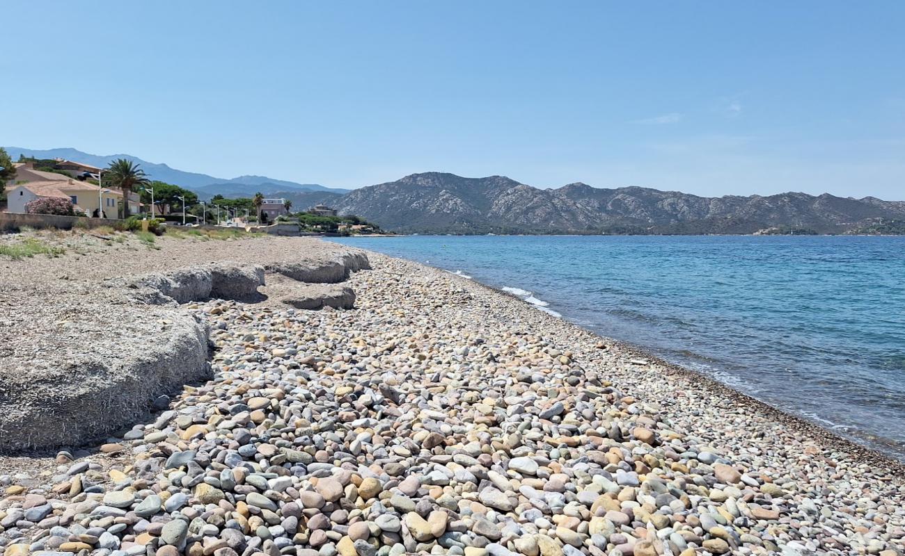 Plage de l'Ospedale'in fotoğrafı gri çakıl taşı yüzey ile