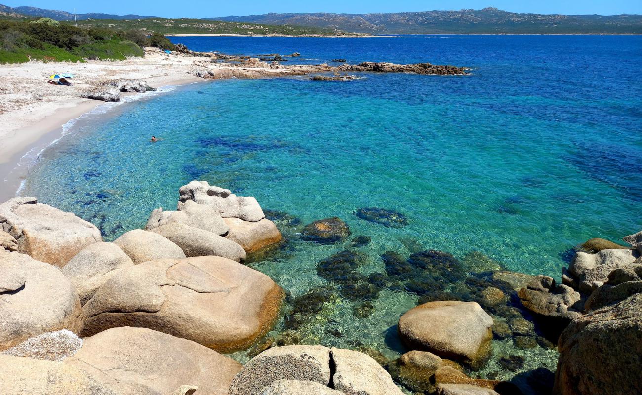 Plage de la Testa II'in fotoğrafı açık bej kum yüzey ile