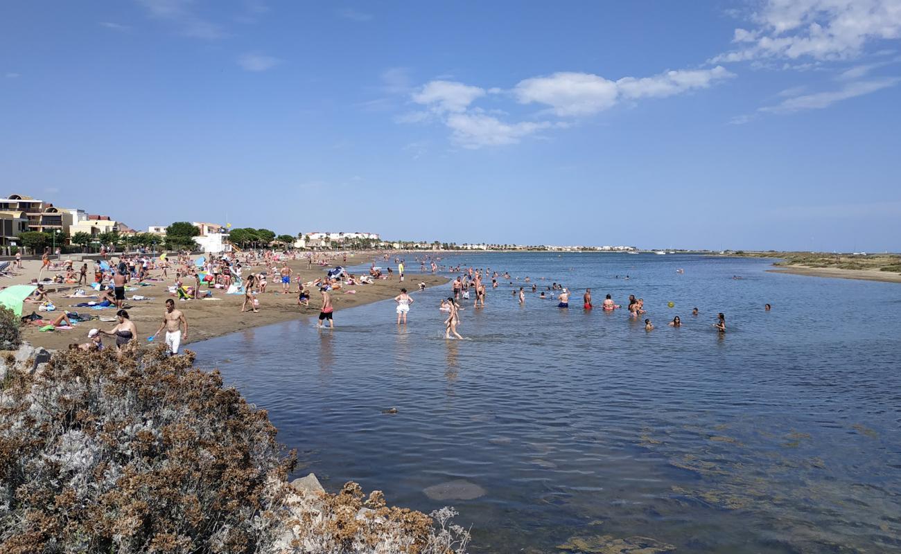 Plage du Grazel'in fotoğrafı gri kum yüzey ile