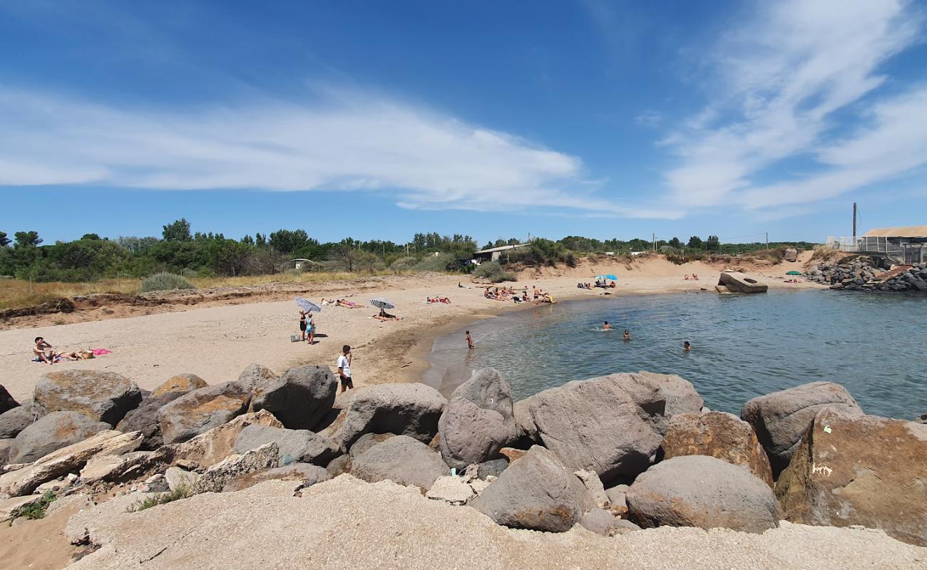 Roucan Plage'in fotoğrafı parlak kum ve kayalar yüzey ile