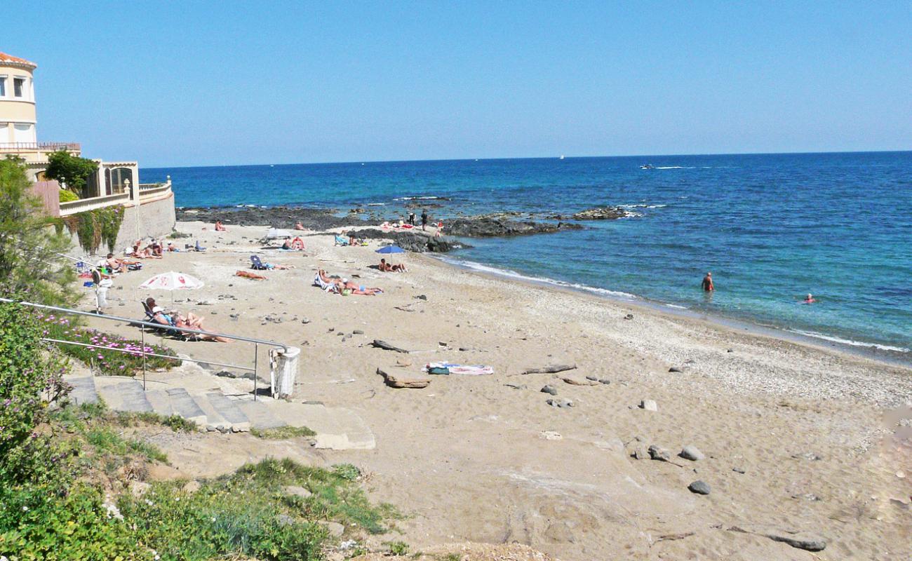 Plage de la Dalle'in fotoğrafı açık bej kum yüzey ile
