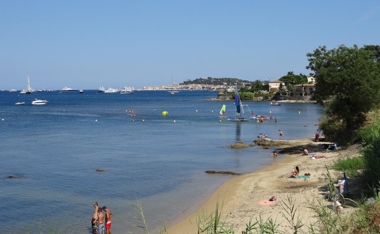 Plage de la Moune'in fotoğrafı parlak kum yüzey ile