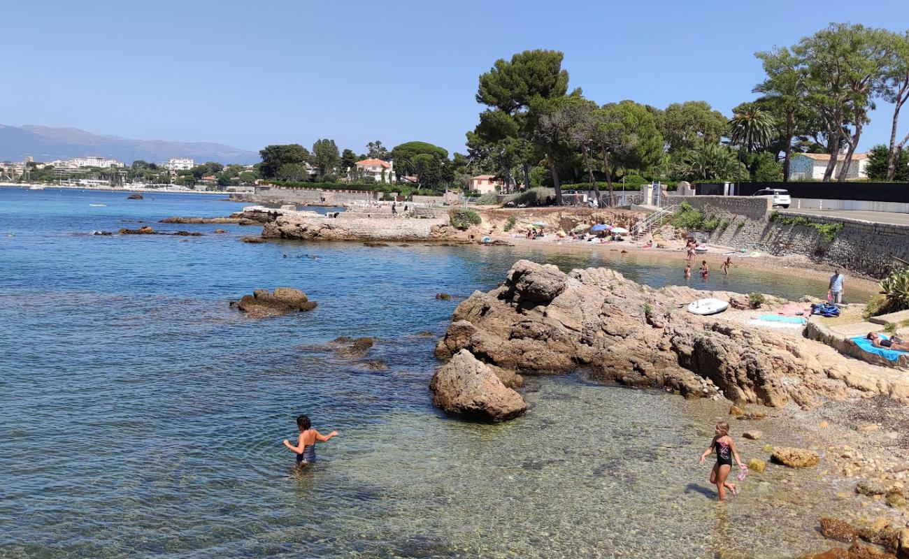 Plage du Port Mallet'in fotoğrafı taşlar yüzey ile