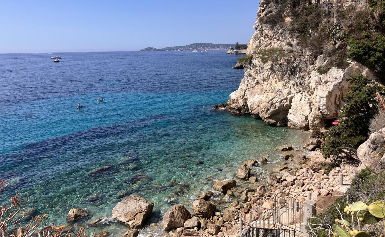 Plage des Pissarelles'in fotoğrafı kayalık arazi yüzey ile