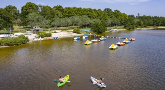 Plage Etang de Leon