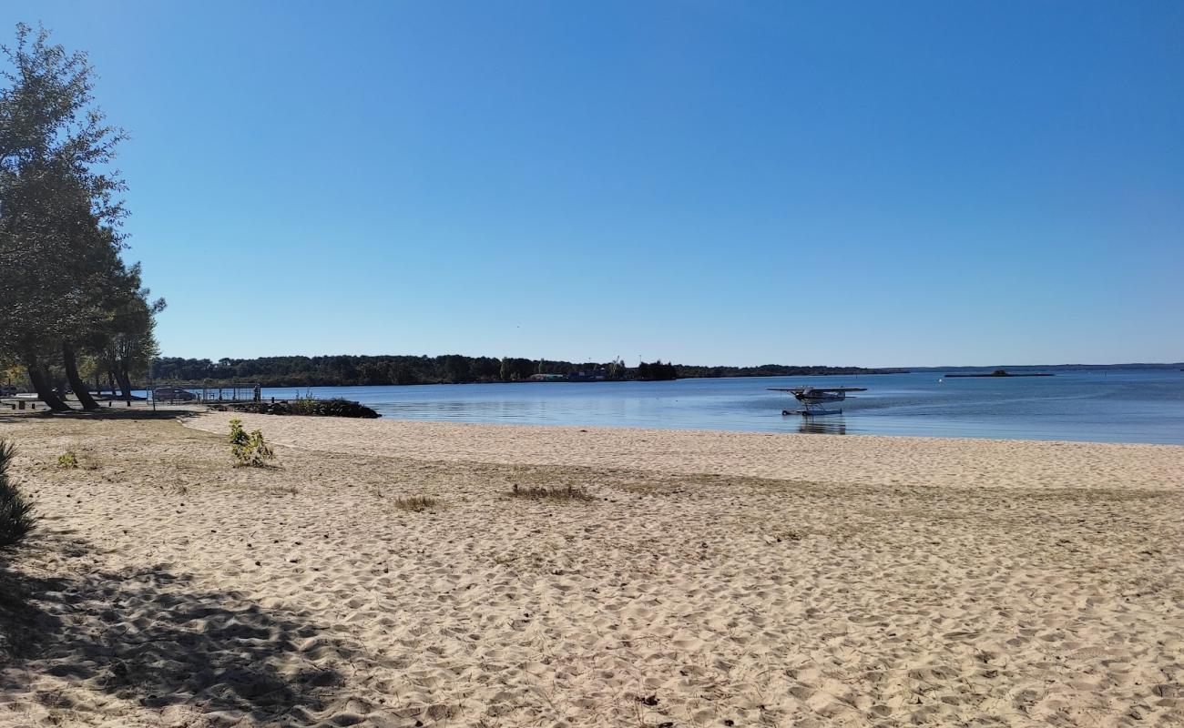 Plage Du Lac - Parentis'in fotoğrafı açık bej kum yüzey ile