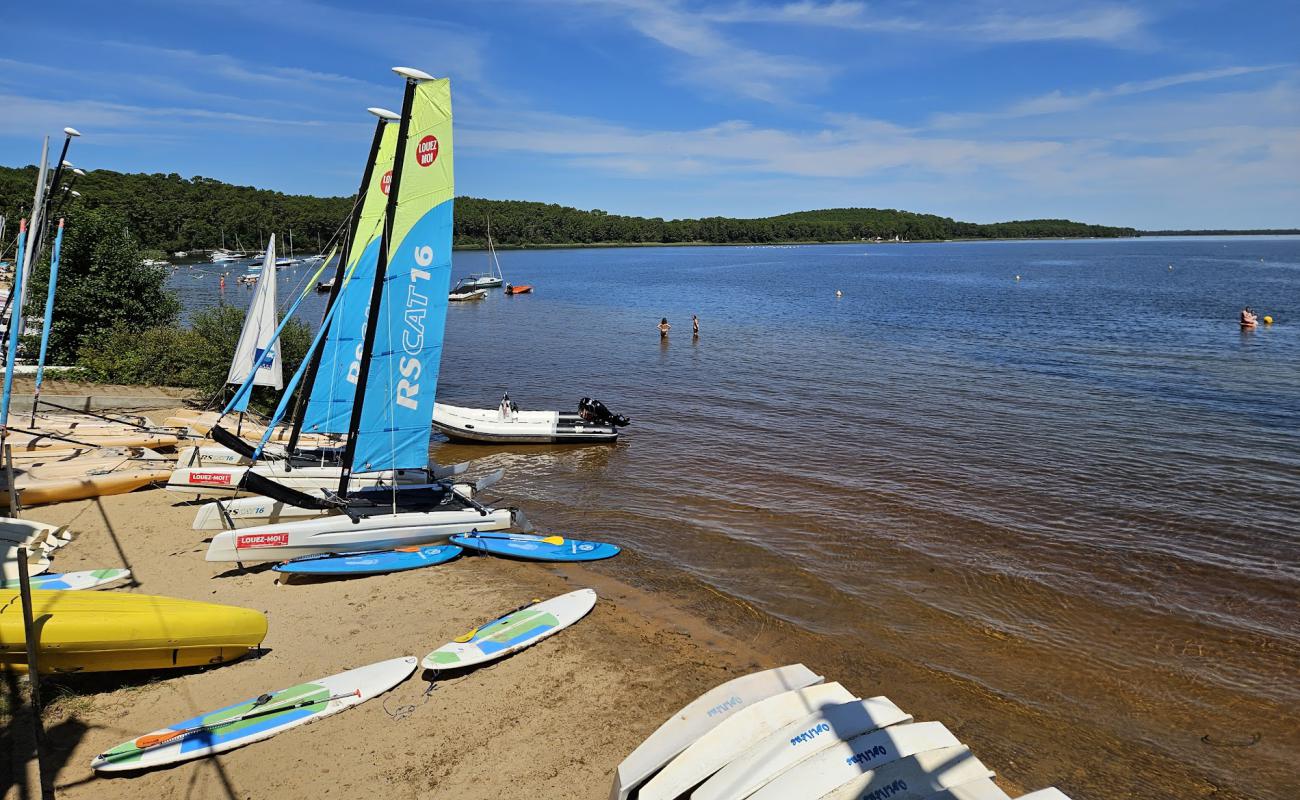 Plage de la Grande Escoure'in fotoğrafı açık bej kum yüzey ile