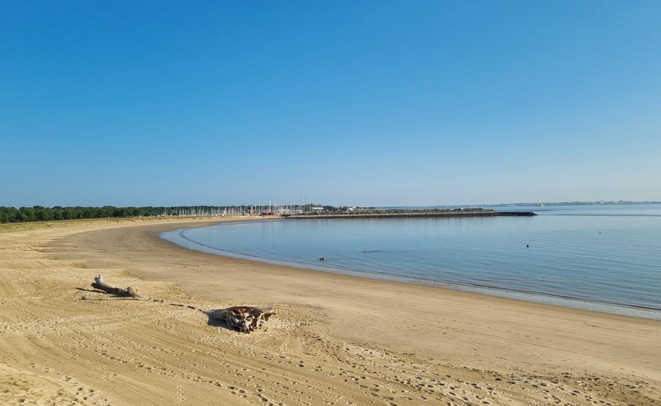 Plage du Verdon-sur-Mer'in fotoğrafı açık bej kum yüzey ile