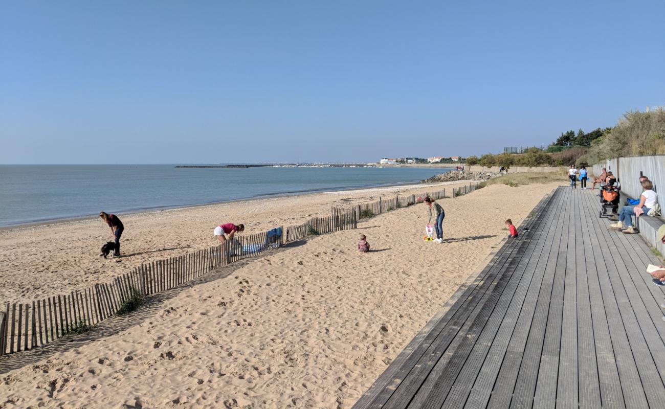 Chatelaillon Plage'in fotoğrafı açık bej kum yüzey ile