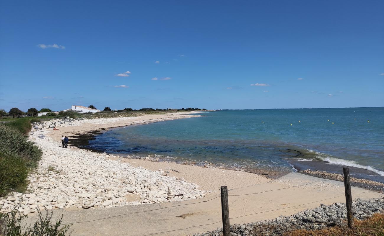 Plage de Port Notre Dame'in fotoğrafı bej kum ve kayalar yüzey ile
