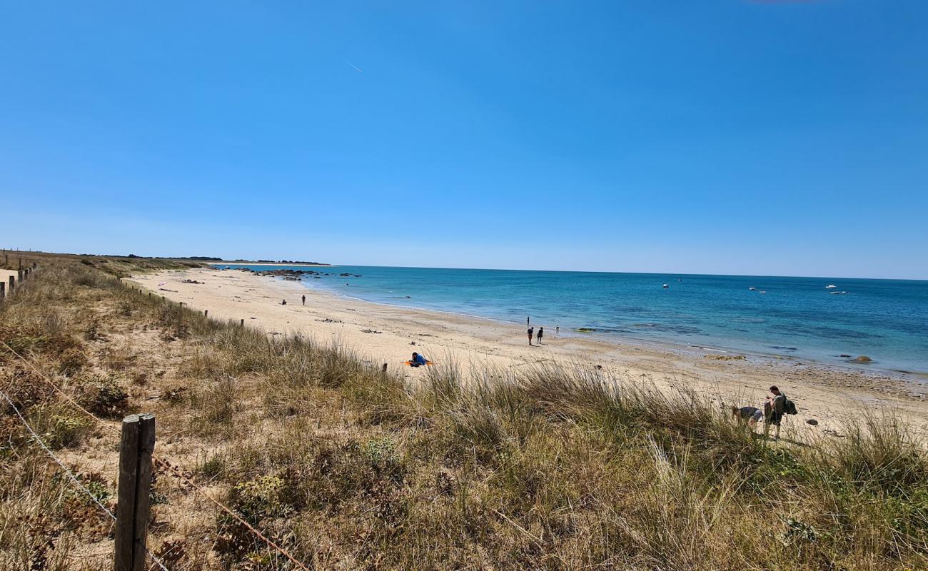 Plage des Lutins'in fotoğrafı parlak kum yüzey ile