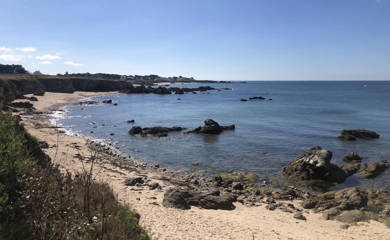 Baie du Maneric'in fotoğrafı açık bej kum yüzey ile
