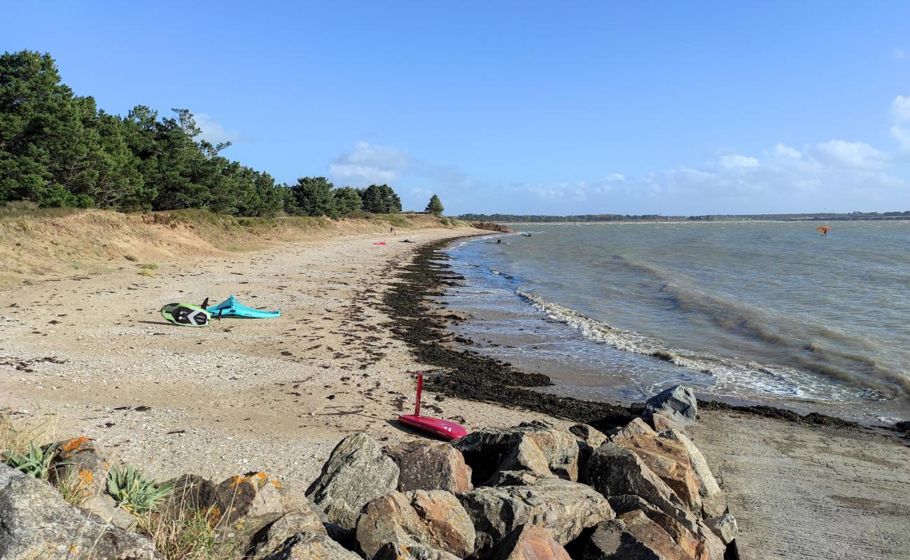 Plage de Kerandre'in fotoğrafı açık bej kum yüzey ile