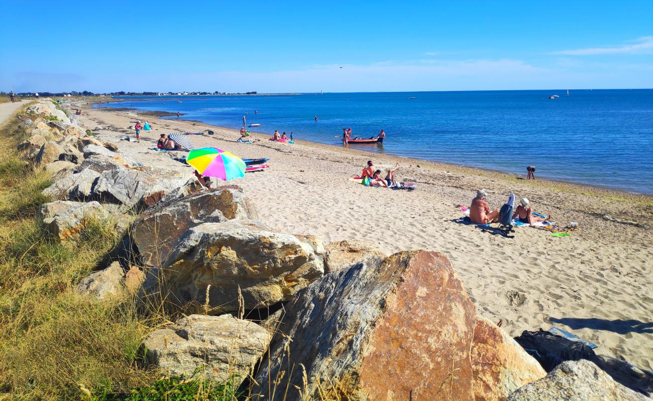 Plage de Rouvran'in fotoğrafı açık bej kum yüzey ile