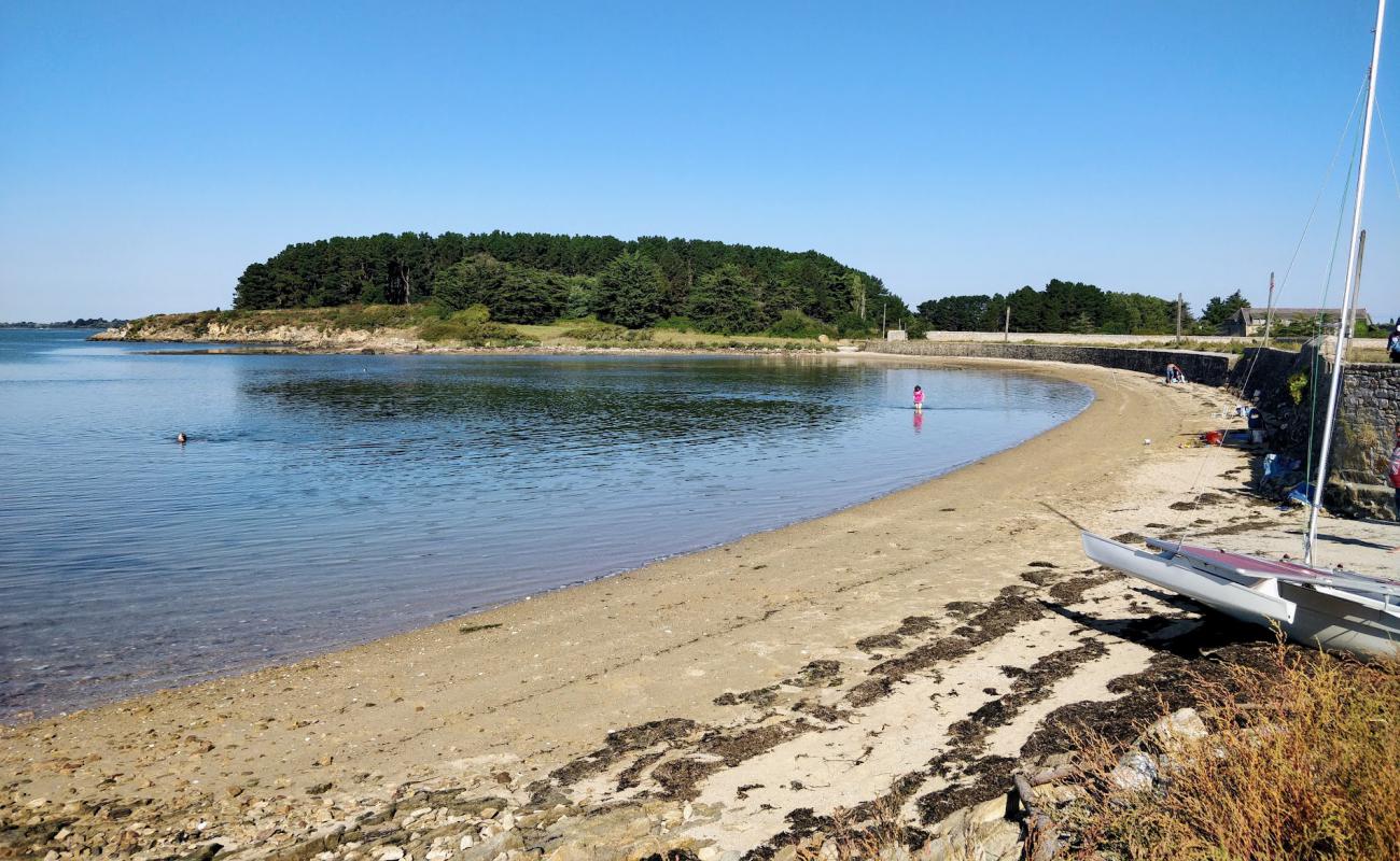 Plage de Montsarrac'in fotoğrafı açık bej kum yüzey ile