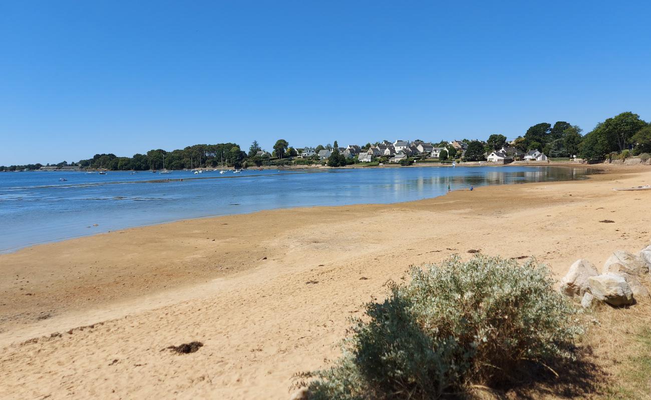 Plage de Locmiquel'in fotoğrafı parlak kum yüzey ile