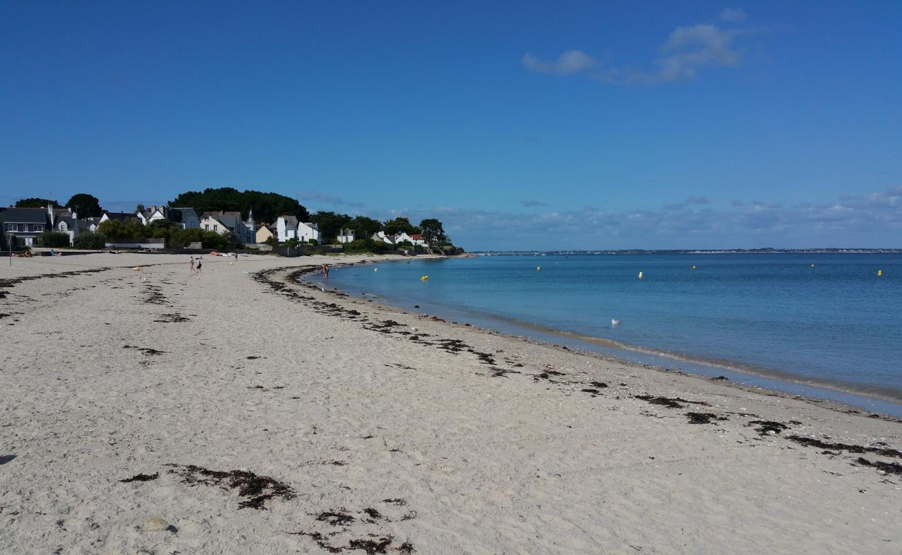 Plage de Kerbourgnec'in fotoğrafı açık bej kum yüzey ile