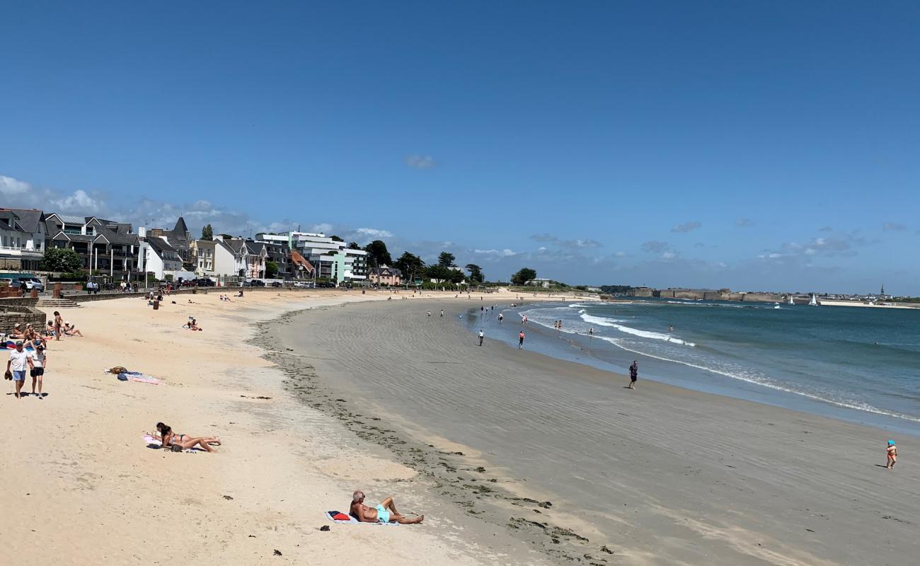 Plage de Toulhars'in fotoğrafı parlak kum yüzey ile