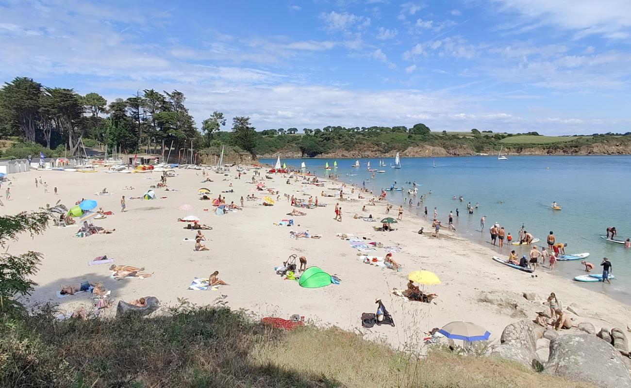 Plage de Port Manec'h'in fotoğrafı açık bej kum yüzey ile