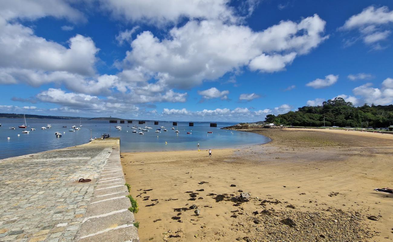 Plage de Lanveoc'in fotoğrafı taşlı kum yüzey ile