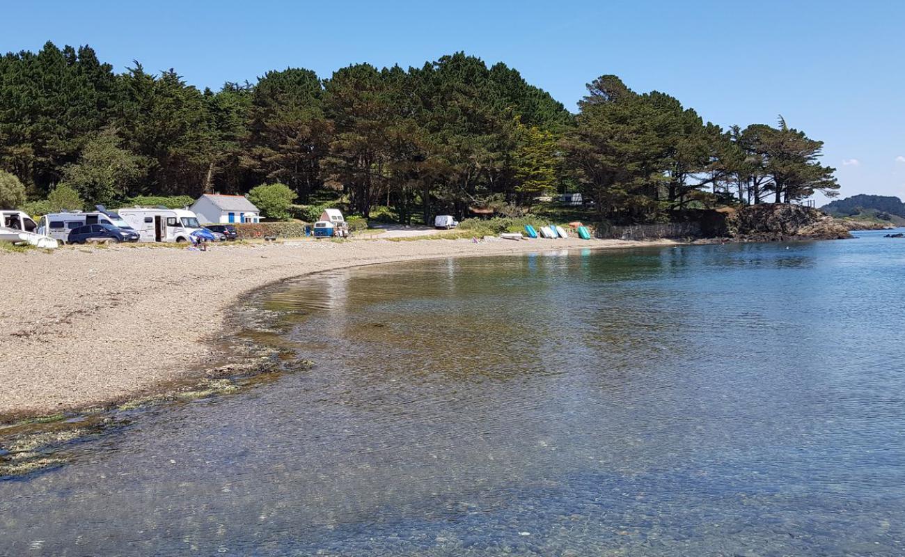 Plage du Bindy'in fotoğrafı küçük gri çakıllar yüzey ile