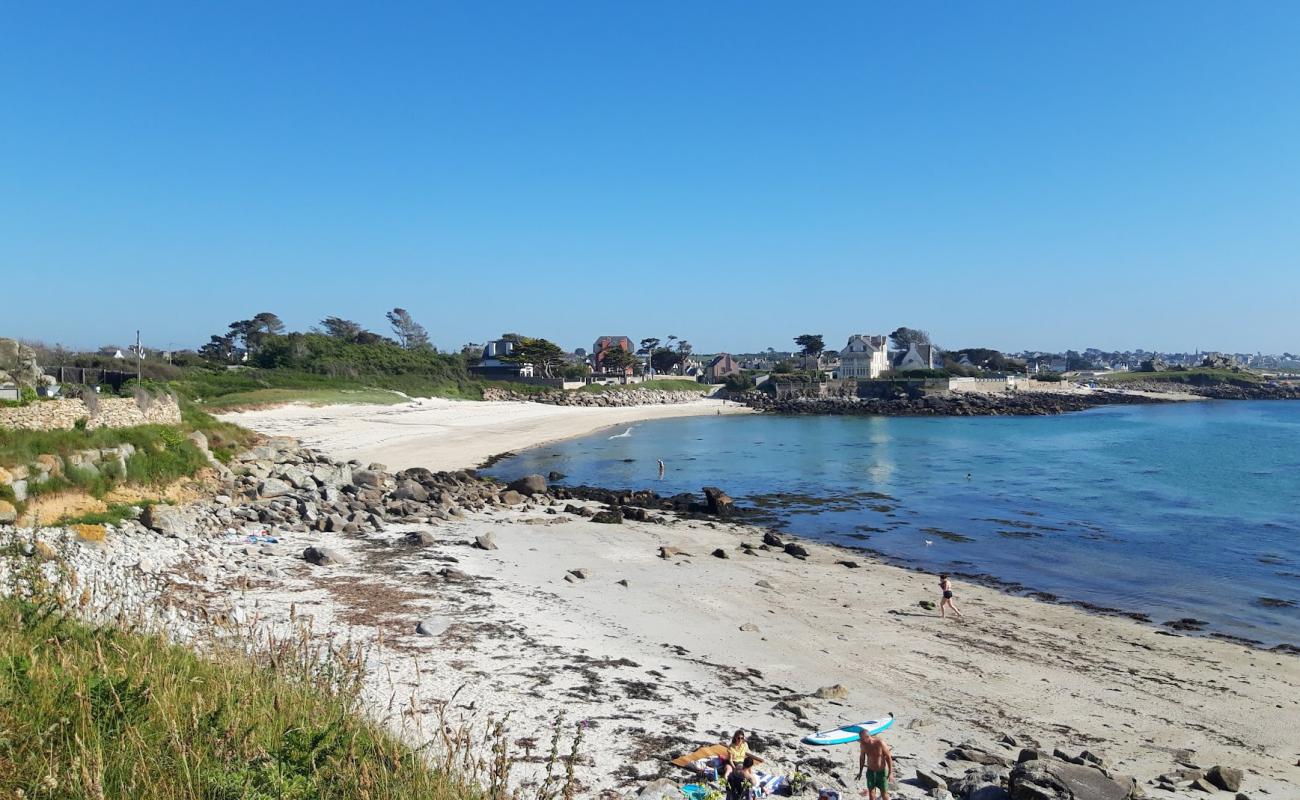 Plage de Gwen Trez'in fotoğrafı açık bej kum yüzey ile
