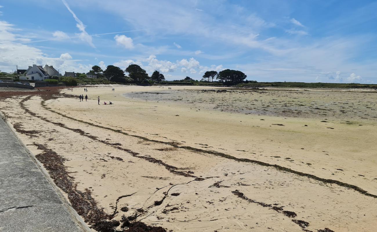 Plage de Kervenni'in fotoğrafı açık bej kum yüzey ile