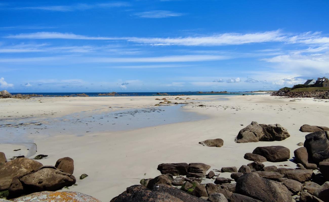 Plage de Kerfissien'in fotoğrafı açık bej kum yüzey ile