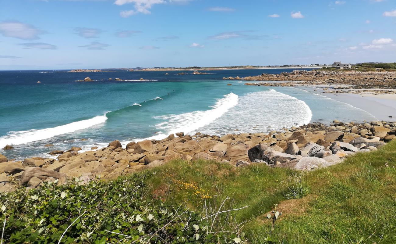 Plage Du Theven'in fotoğrafı açık bej kum yüzey ile