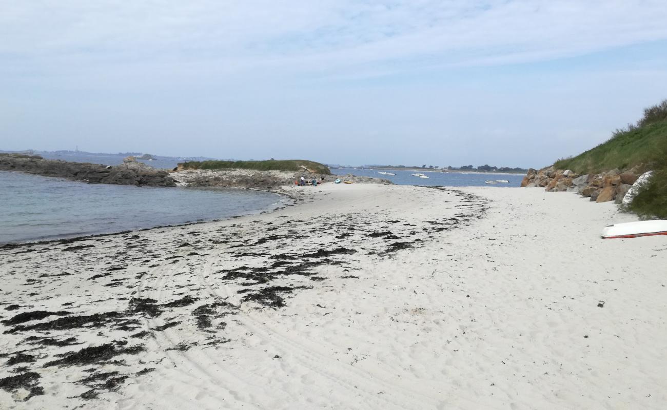 Plage du Billou'in fotoğrafı açık bej kum yüzey ile