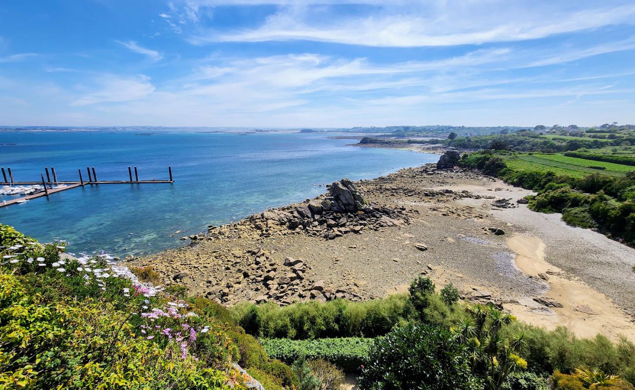 Plage du Traon Erc'h'in fotoğrafı parlak kum yüzey ile