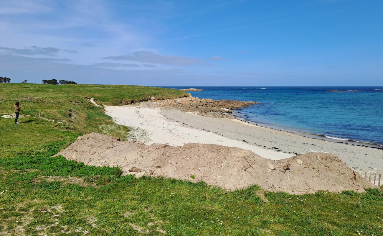 Plage Sainte-Anne'in fotoğrafı parlak kum yüzey ile