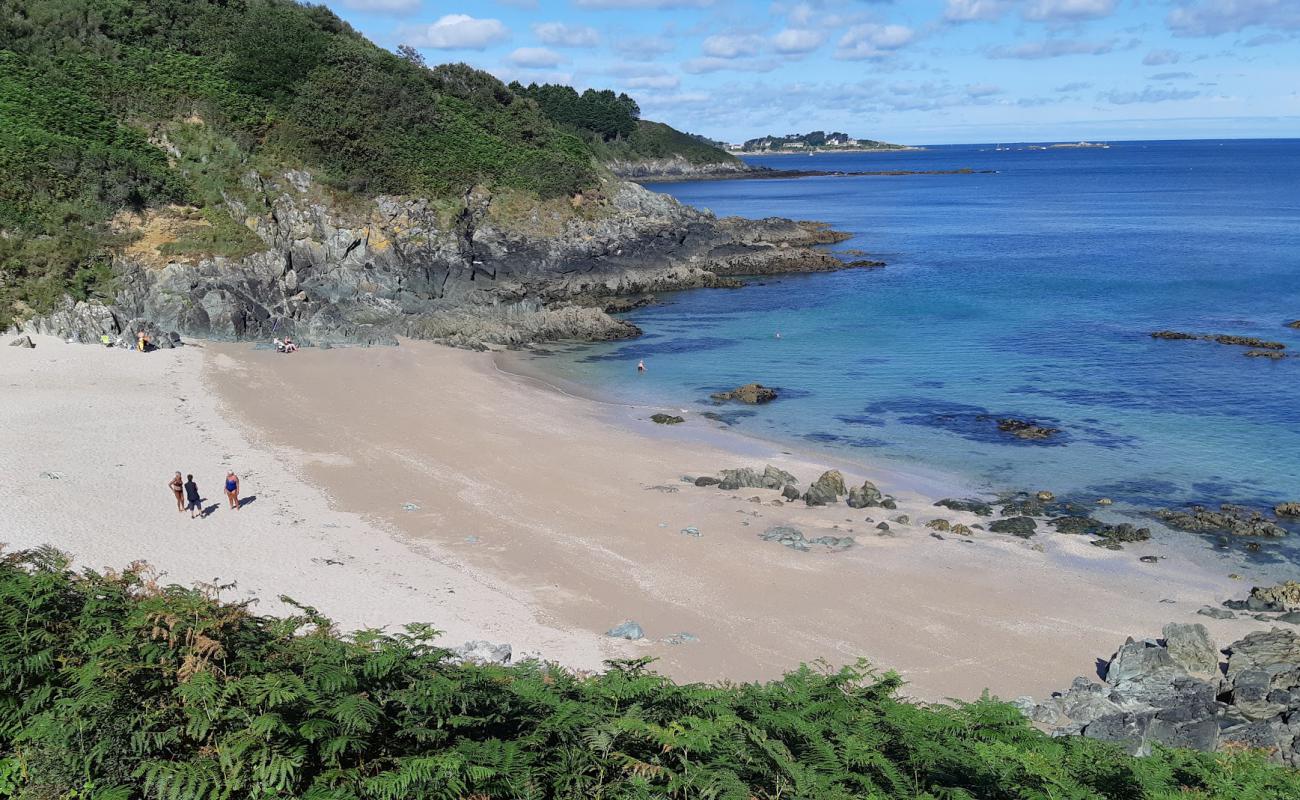 Plage de Beg Douar'in fotoğrafı açık bej kum yüzey ile