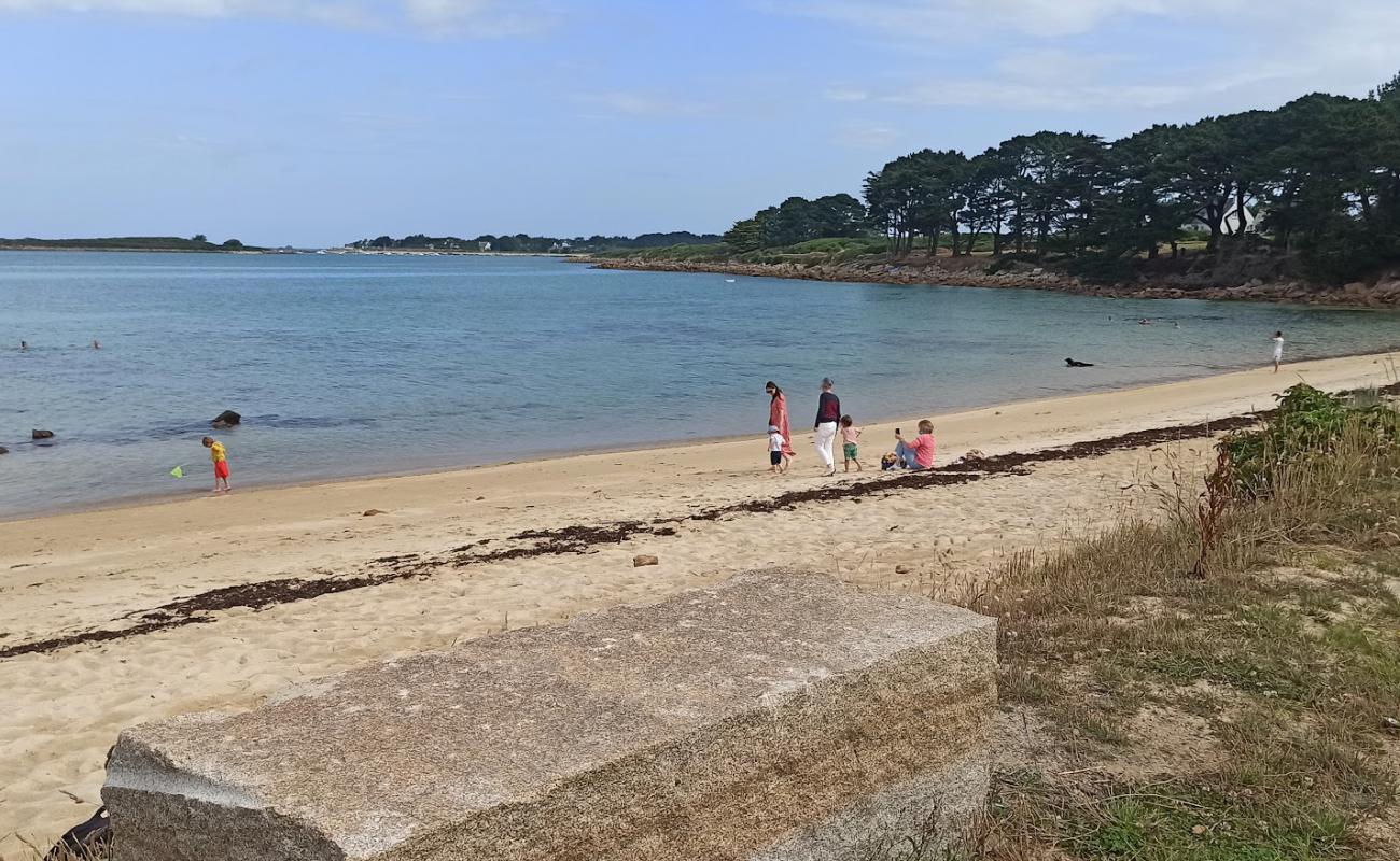 Plage de Keryvon'in fotoğrafı açık bej kum yüzey ile