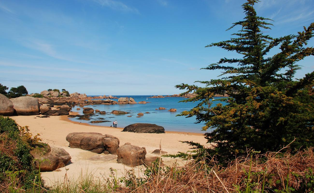 Plage Ty-Lia'in fotoğrafı açık bej kum yüzey ile