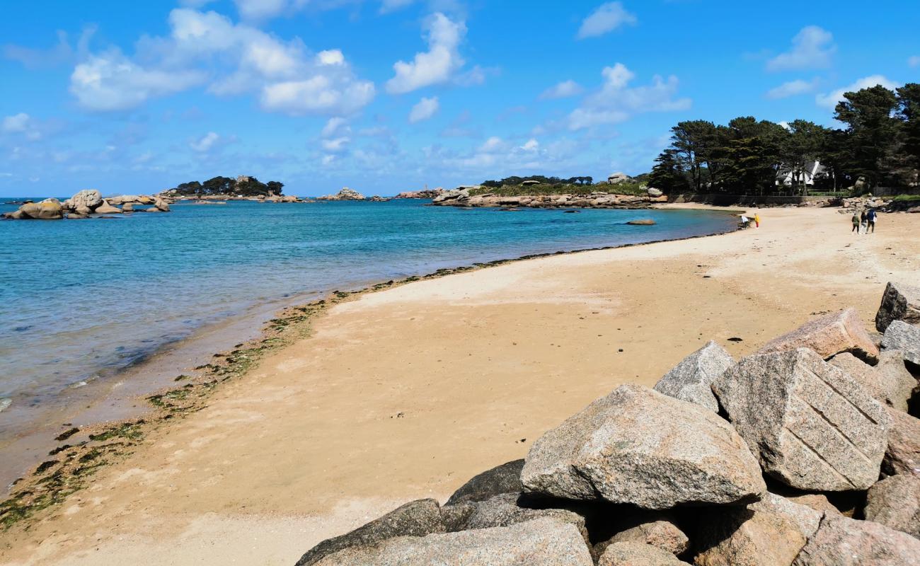 Baie de Sainte-Anne Beach'in fotoğrafı açık bej kum yüzey ile