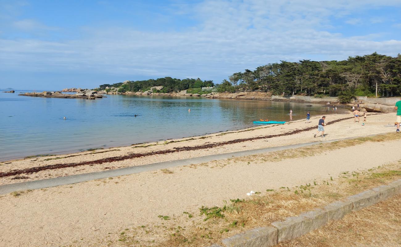 Plage de Tourony'in fotoğrafı açık bej kum yüzey ile
