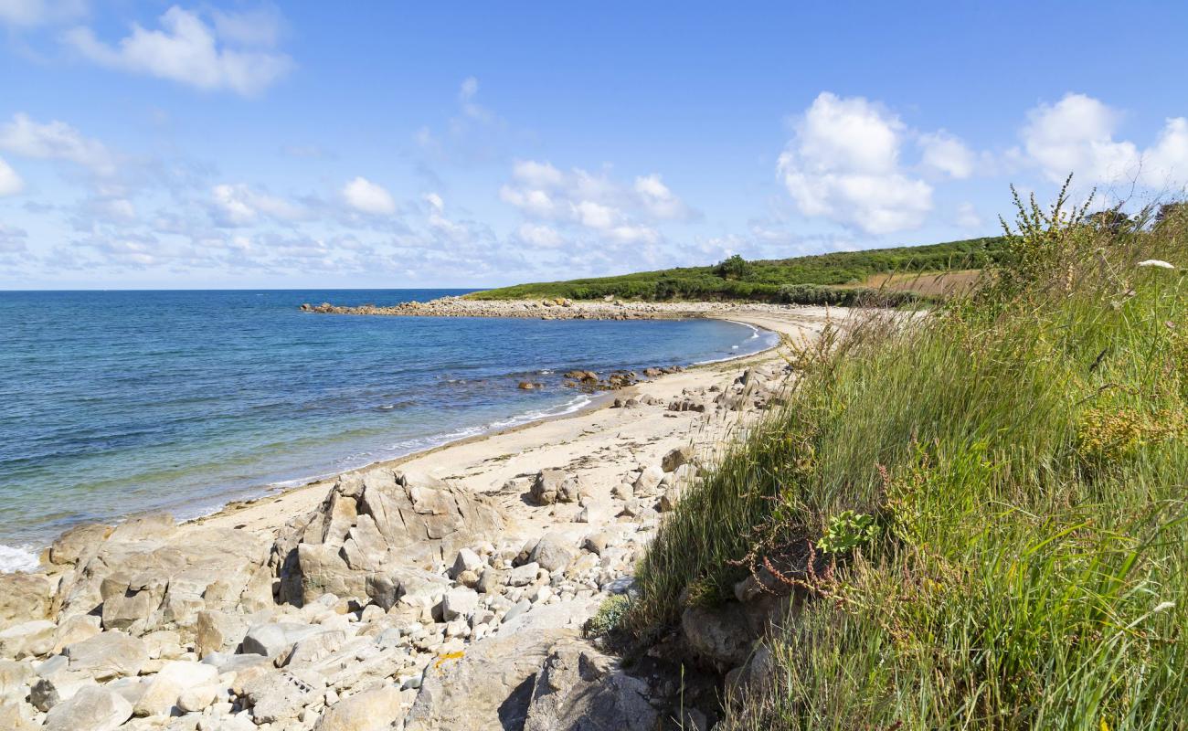 Plage de Kermagen'in fotoğrafı taşlı kum yüzey ile