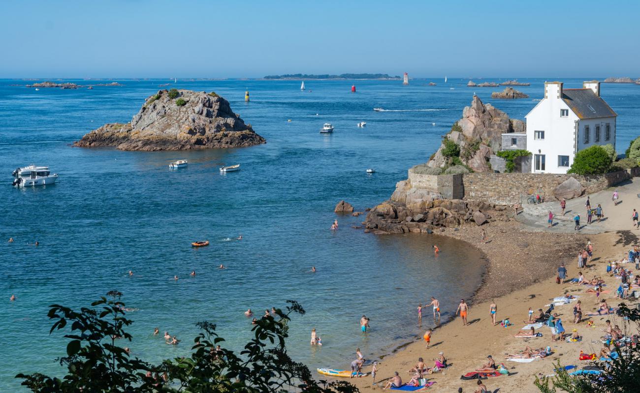 Plage de Roc'h Hir'in fotoğrafı açık bej kum yüzey ile